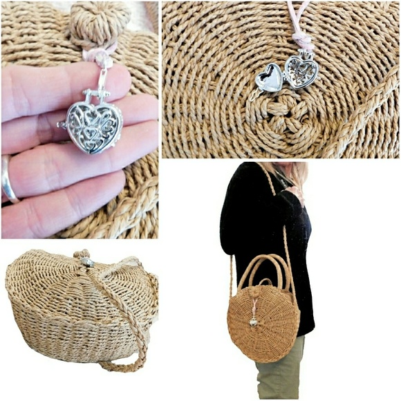 LAST ONE-NWT BOHO HEART LOCKET  WOVEN RATTAN BAG - Picture 7 of 7